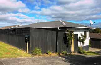 1/12 Benchmark Drive, Massey