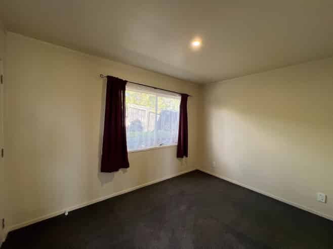 1/12 Benchmark Drive, Massey