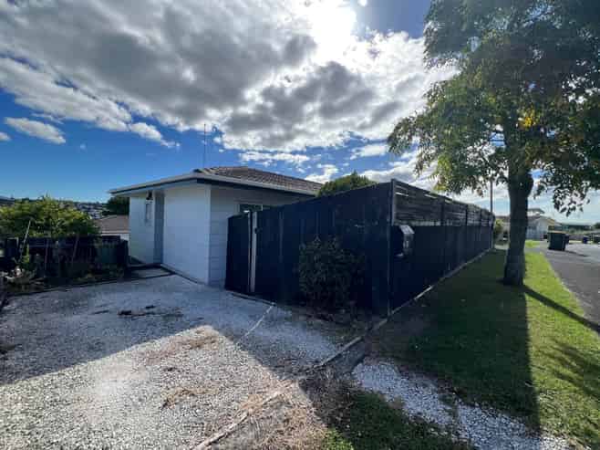 1/12 Benchmark Drive, Massey