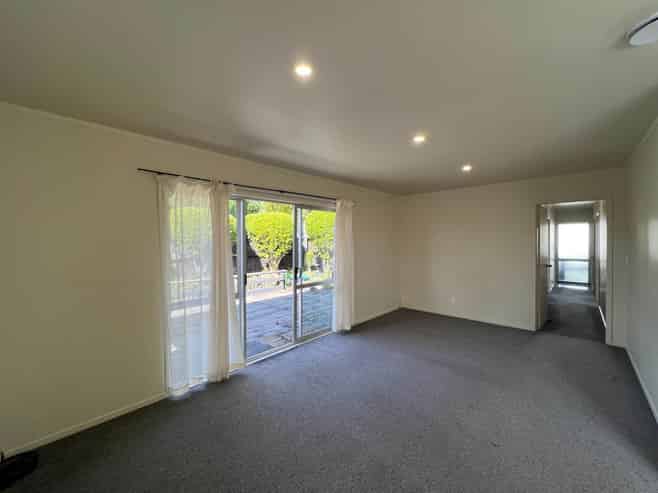 1/12 Benchmark Drive, Massey