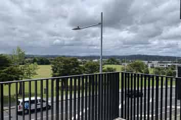 203/4 Rauroa Lane, Hobsonville