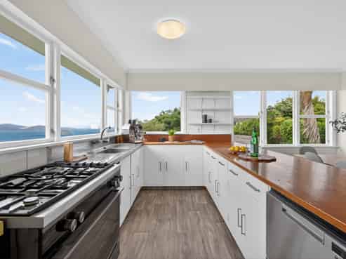 11 Singers Road, Korokoro