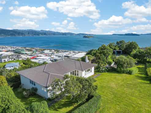 11 Singers Road, Korokoro