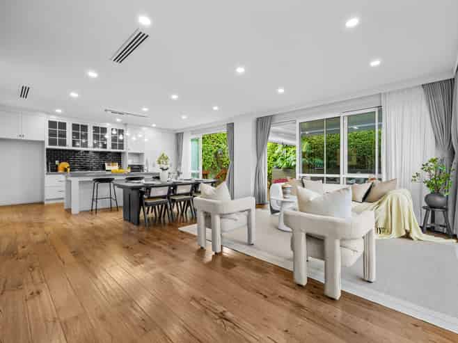 4B Hilton Close, Albany