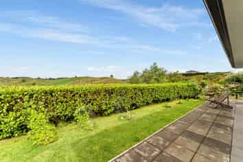 8 Ballintoy Park Drive, Welcome Bay