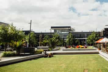 Top Quality Space in Great Location