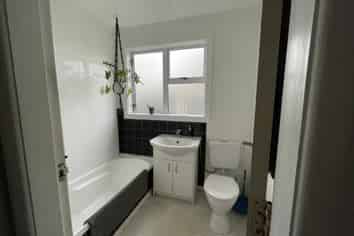 75 Clinkard Avenue, Glenholme