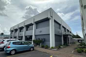 A Standalone Refurbished Manukau Office 