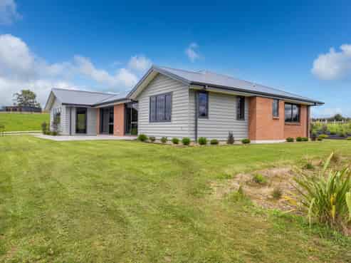 60 Pine Road, Lichfield