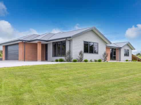 60 Pine Road, Lichfield