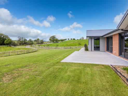 60 Pine Road, Lichfield