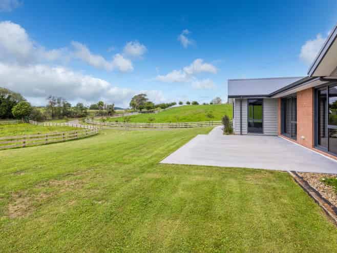 60 Pine Road, Lichfield