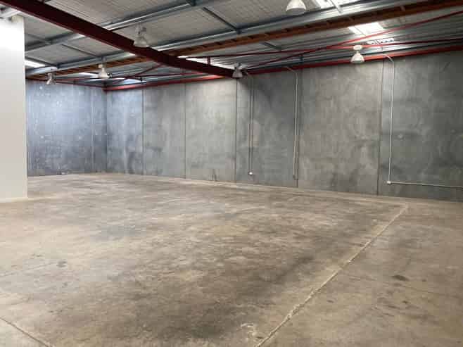 HIGH QUALITY TILT SLAB WAREHOUSE
