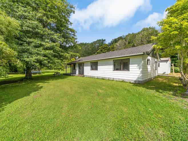 490F Main Road North, Timberlea