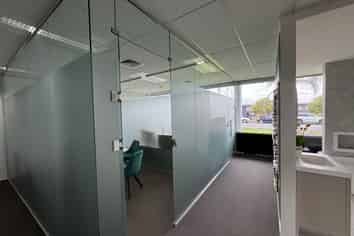 PRIME EXPOSURE APOLLO OFFICE/SHOWROOM
