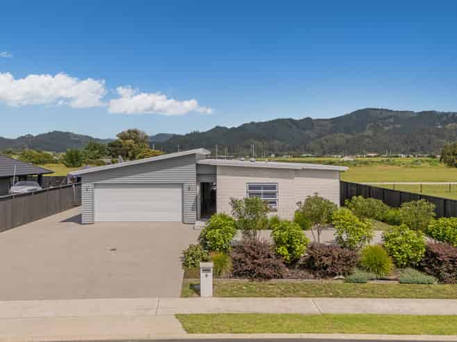 8 Onerere Drive, Whitianga