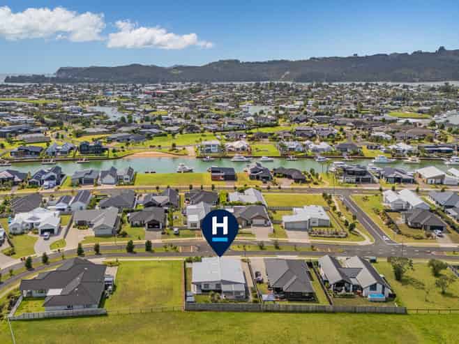 8 Onerere Drive, Whitianga