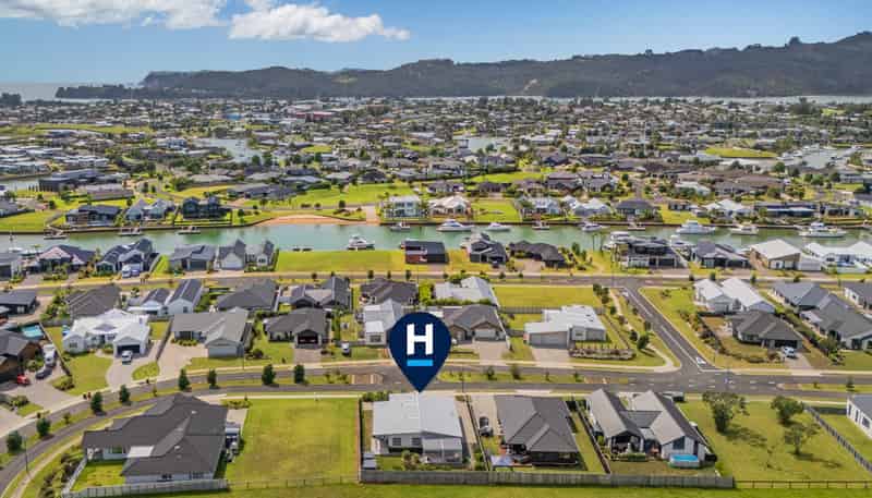 8 Onerere Drive, Whitianga