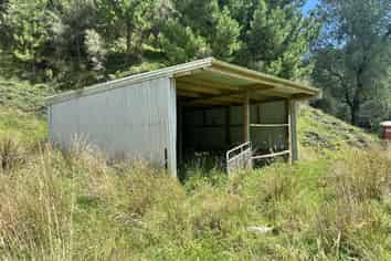 328B Kaka Road, Okoki