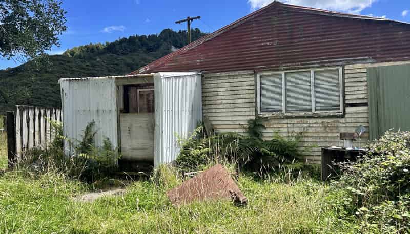 328B Kaka Road, Okoki
