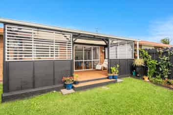 16 Elm Place, TIKIPUNGA