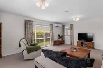 16 Elm Place, TIKIPUNGA