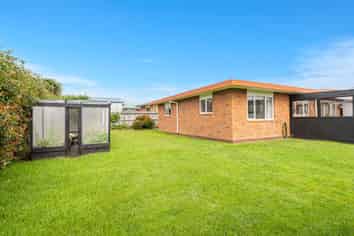 16 Elm Place, TIKIPUNGA