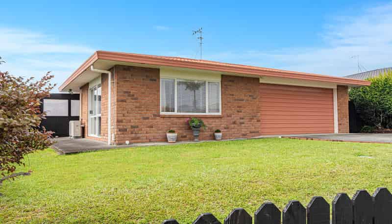 16 Elm Place, TIKIPUNGA