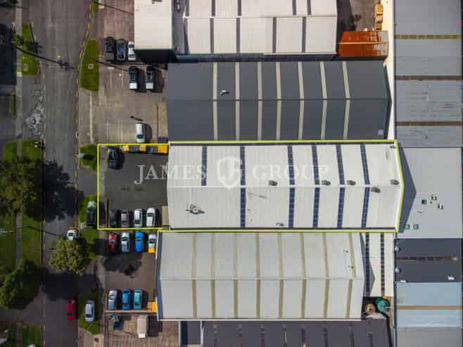 Versatile 940m² Penrose Industrial