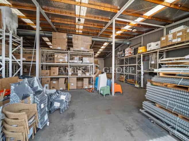 1,094m² High Stud Warehouse with Large Yard