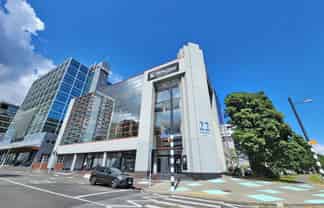 TOP FLOOR OFFICE WITH PARK VIEWS
