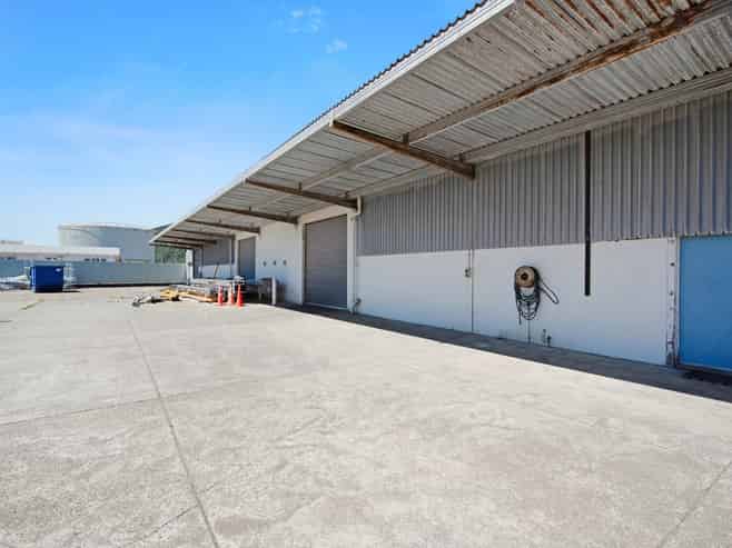 Versatile Seaview warehouse