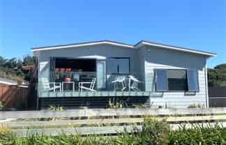 4 Kawana Grove , Himatangi