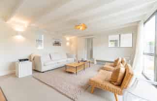 82 Avenue Road, West End