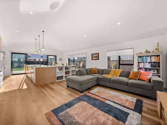 17C Madison Street, Carterton