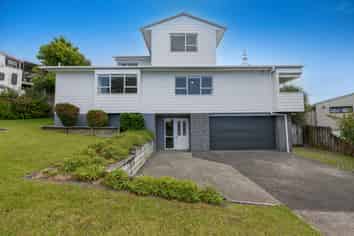 8 Unsworth Drive, Unsworth Heights