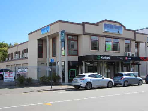 Investment with Upside and Owner Occupier Options