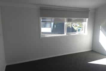 33C Bracken Road, Paparangi