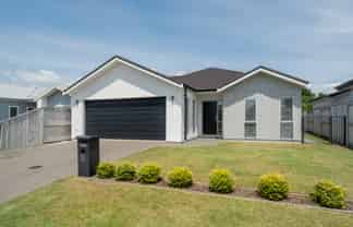 83 Awatira Drive, Papamoa Beach