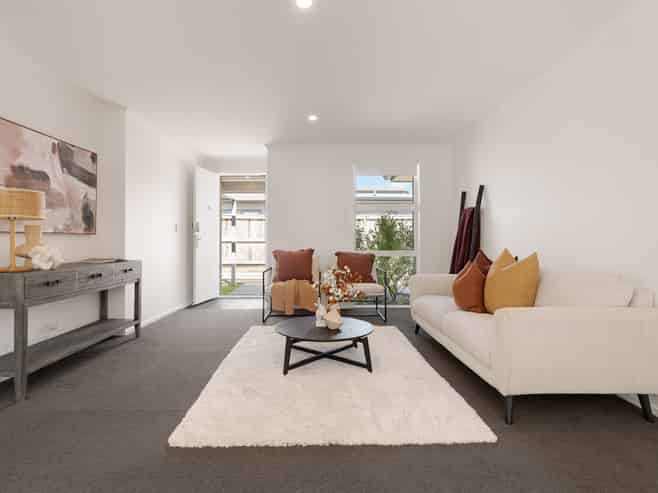 75b Pakanga Grove, Pyes Pa