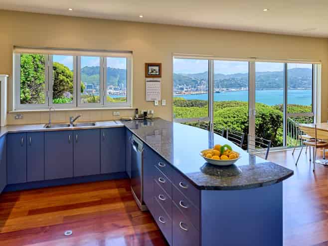 14 The Crescent, Roseneath