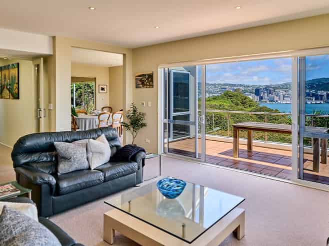 14 The Crescent, Roseneath