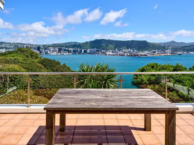 14 The Crescent, Roseneath