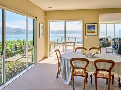 14 The Crescent, Roseneath