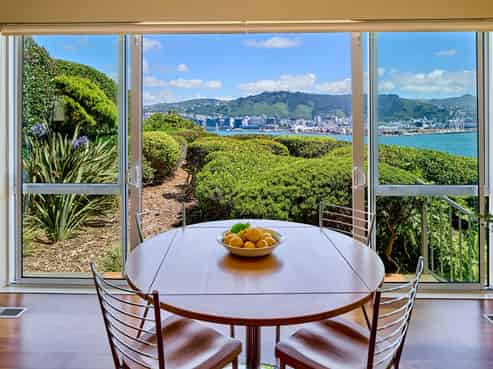 14 The Crescent, Roseneath