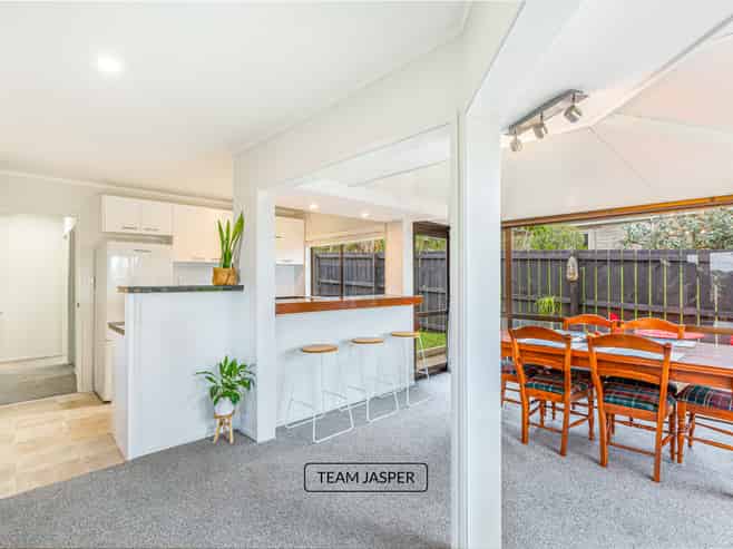 2/190 Norman Lesser Drive, Saint Johns