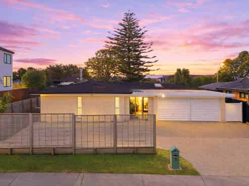 6 Fratley Avenue, Farm Cove