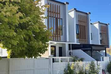 5B Glennandrew Drive, Half Moon Bay