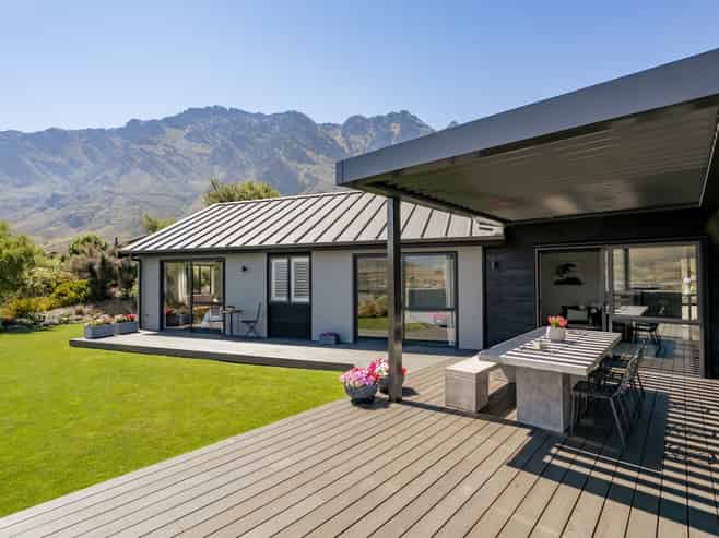 15 McKellar Drive, Jacks Point