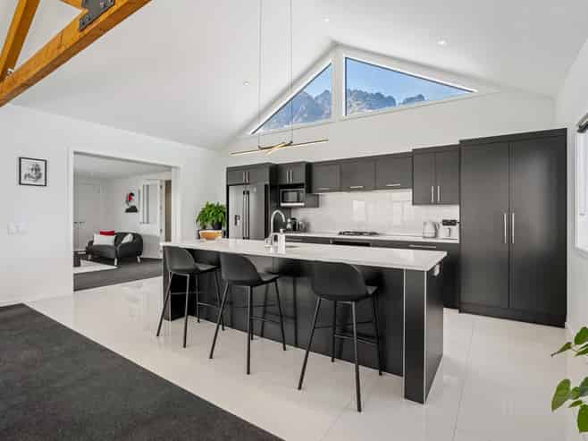 15 McKellar Drive, Jacks Point